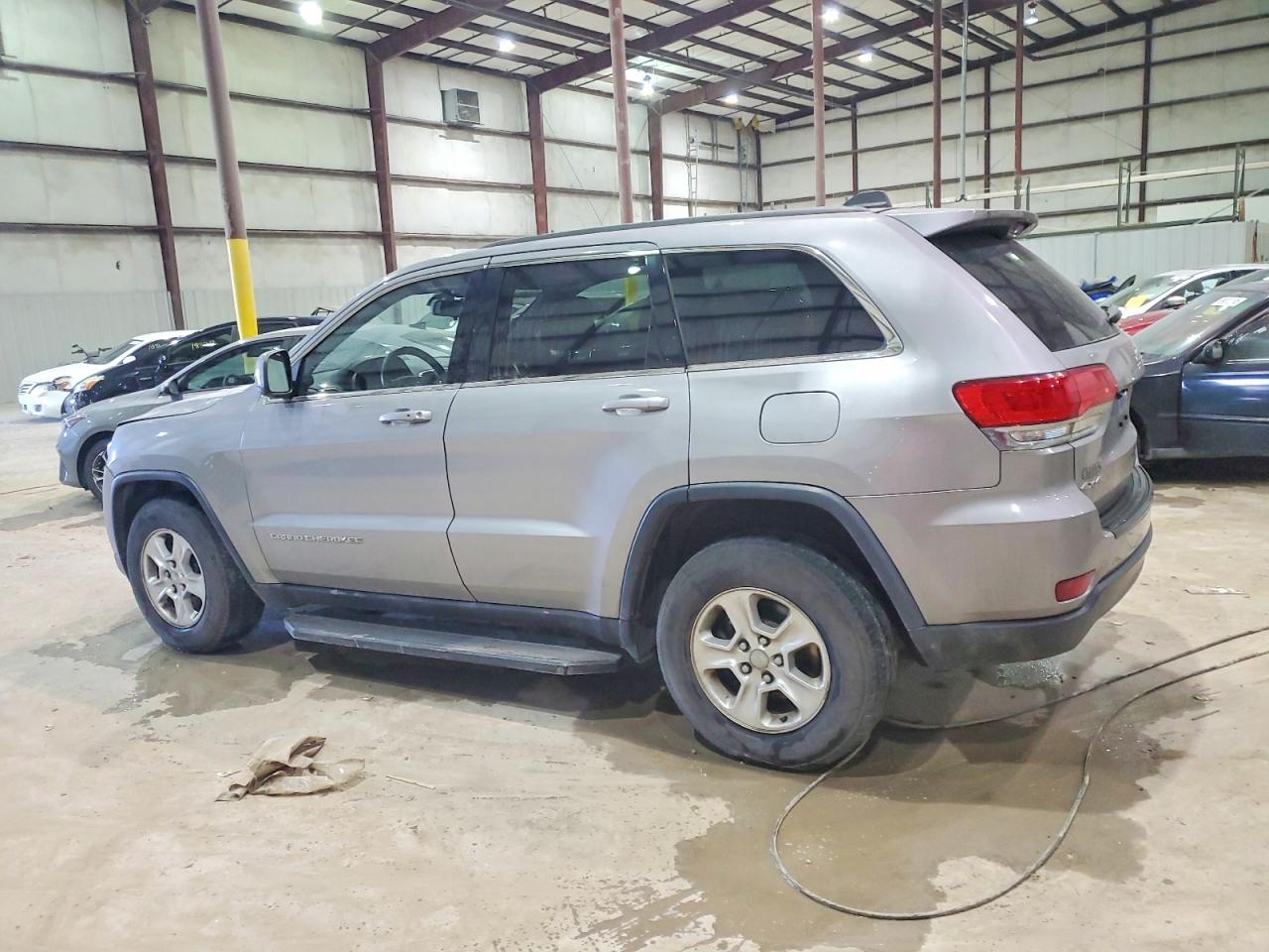 2014 JEEP GRAND CHEROKEE LAREDO photo 2