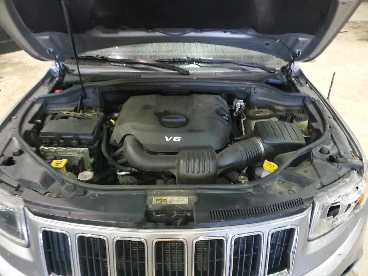 2014 JEEP GRAND CHEROKEE LAREDO photo 12