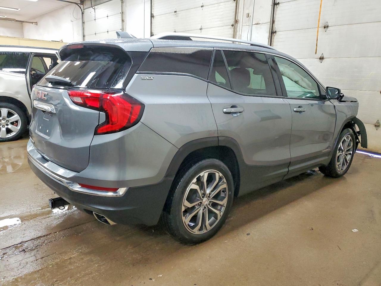 2020 GMC TERRAIN SLT photo 3