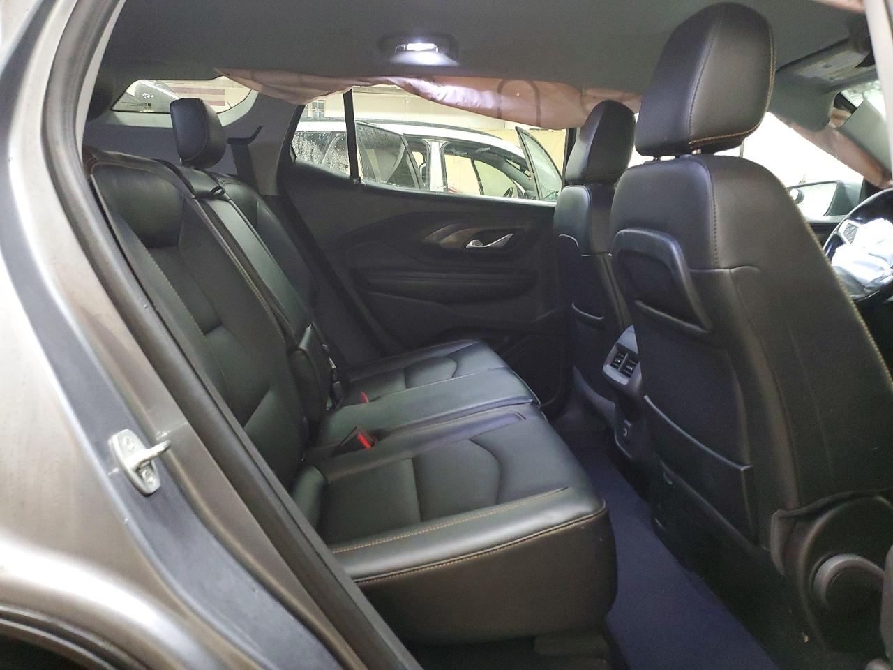 2020 GMC TERRAIN SLT photo 11