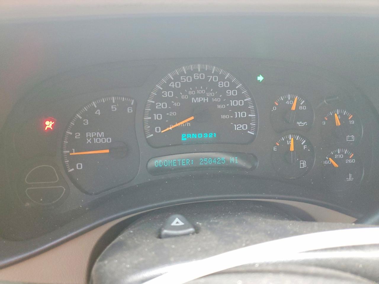2005 GMC YUKON XL C1500 photo 9
