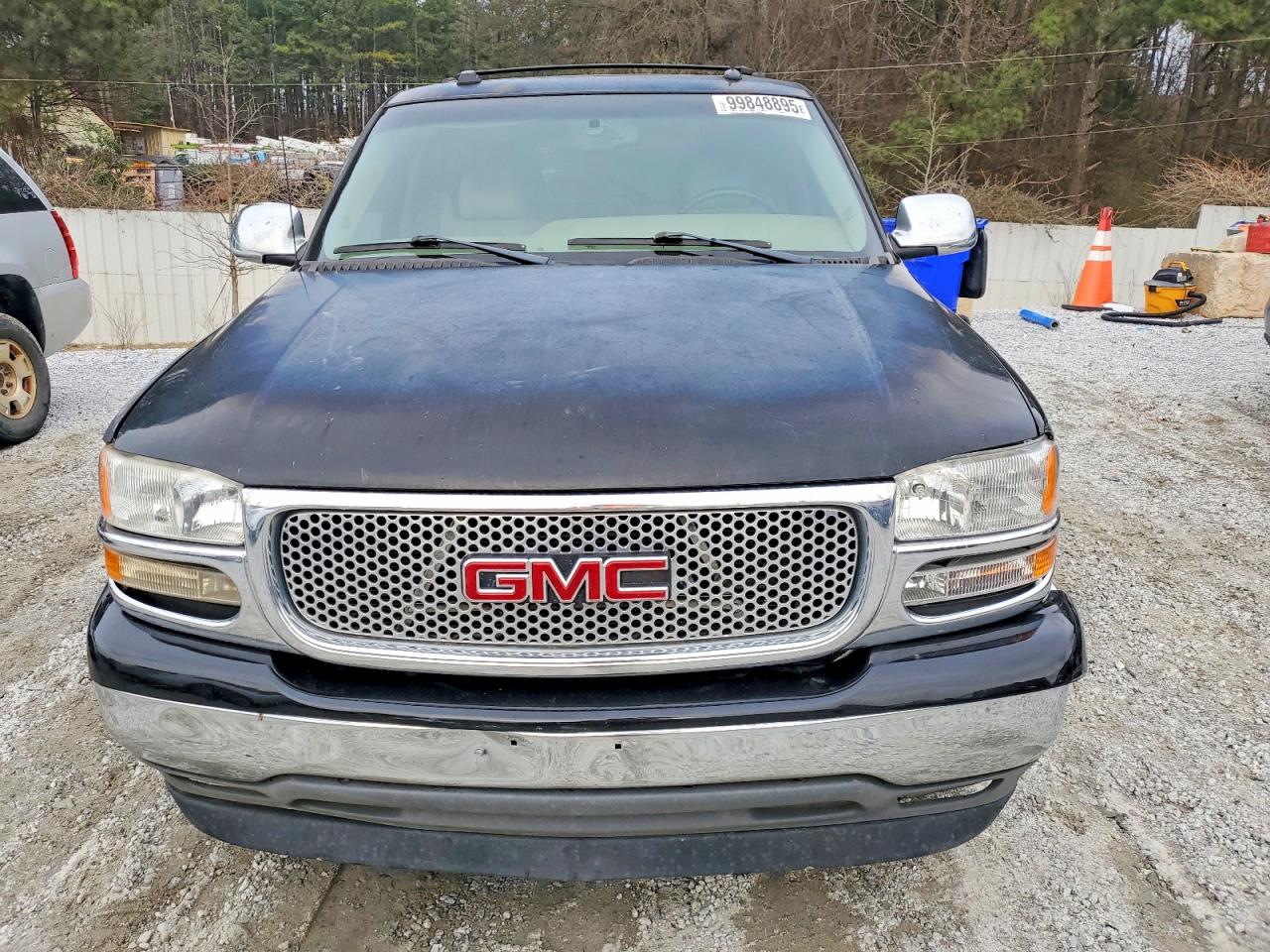 2005 GMC YUKON XL C1500 photo 5