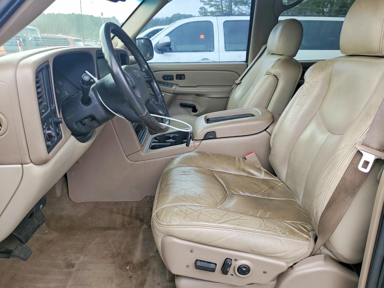 2005 GMC YUKON XL C1500 photo 7