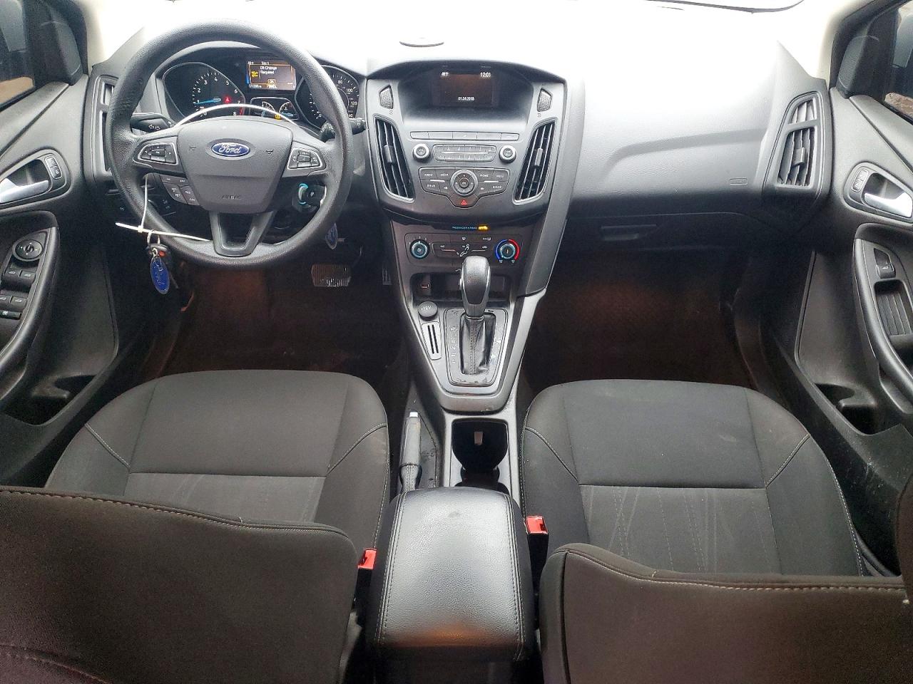 2018 FORD FOCUS photo 8