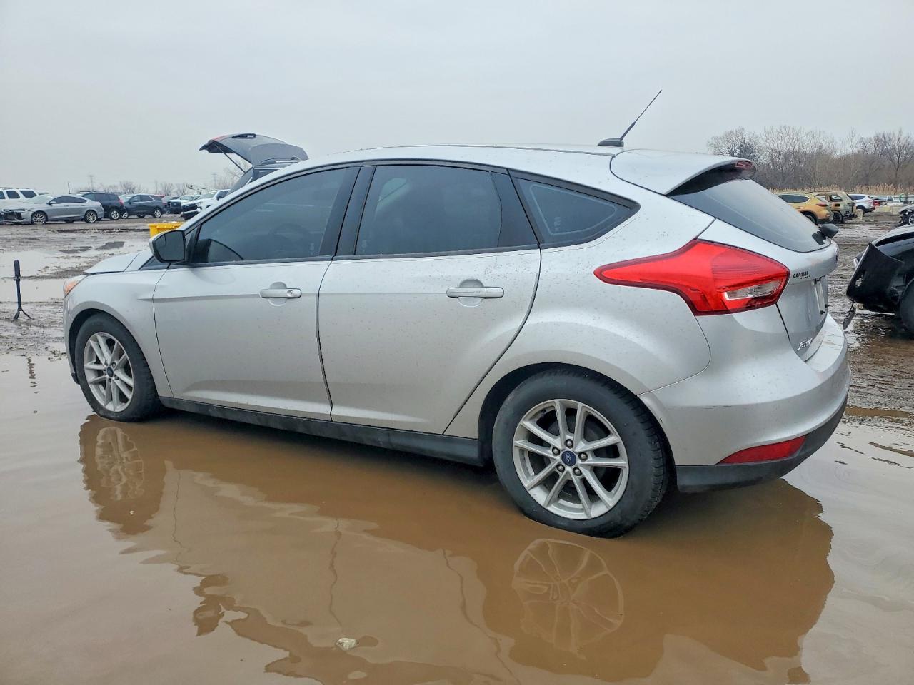 2018 FORD FOCUS photo 2