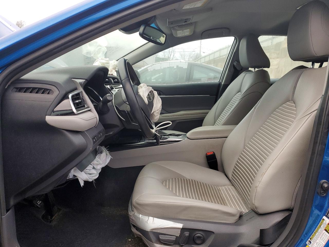 2018 TOYOTA CAMRY L photo 7