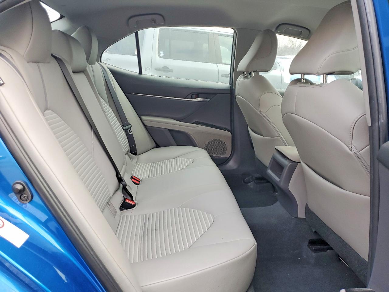 2018 TOYOTA CAMRY L photo 10
