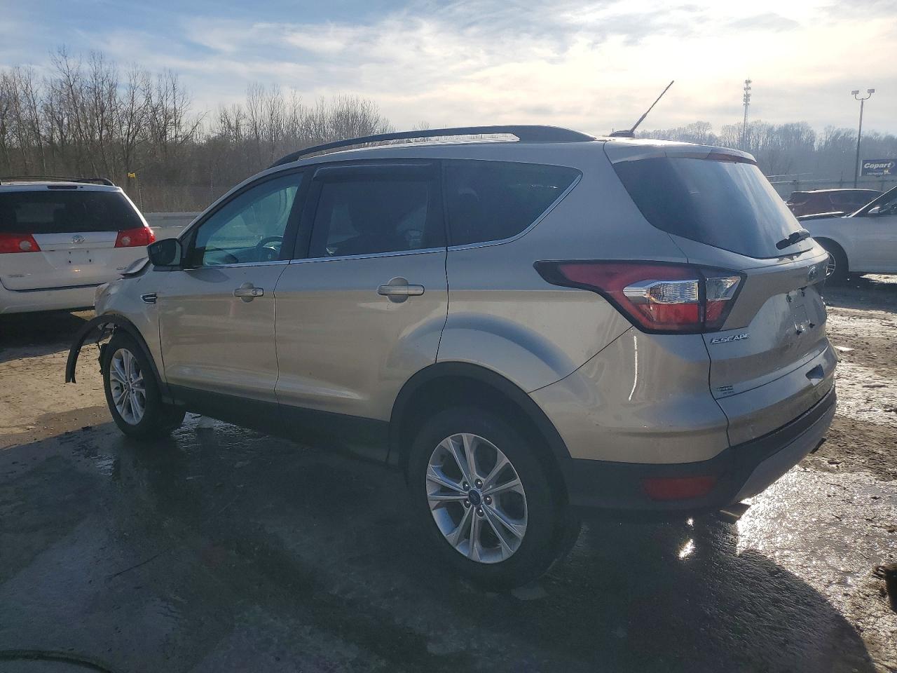 2018 FORD ESCAPE SE photo 2