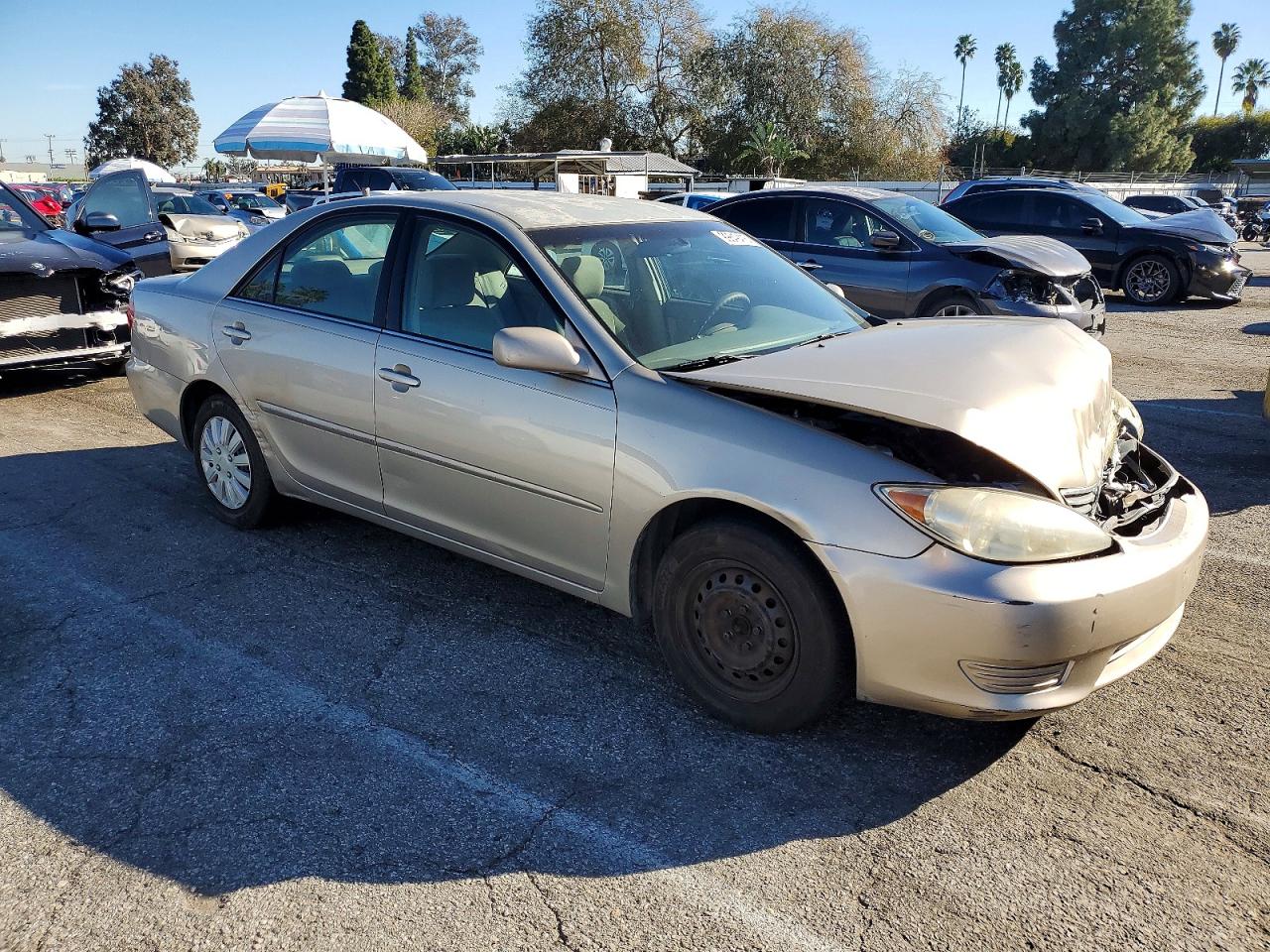 2005 TOYOTA CAMRY LE photo 4