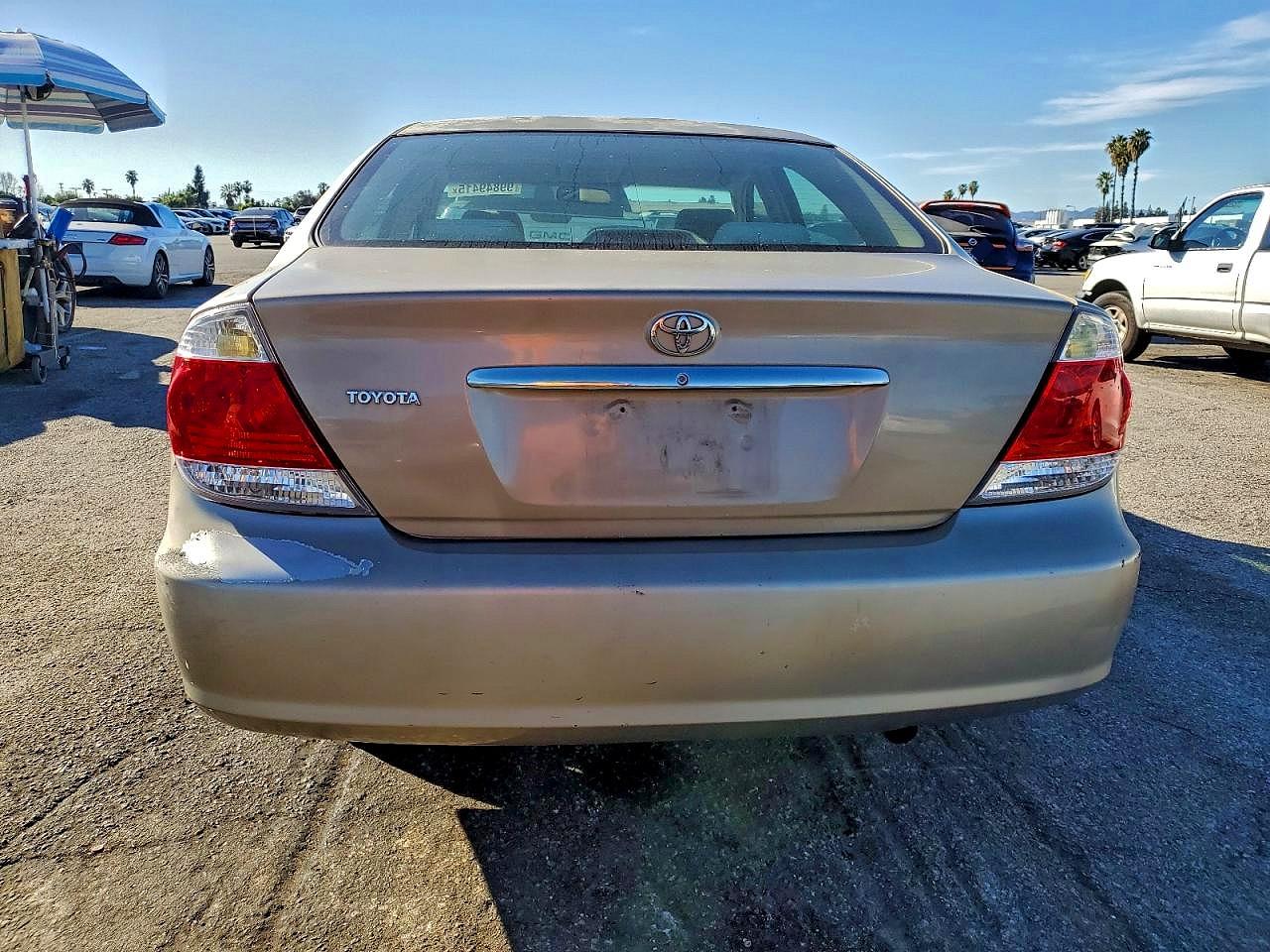 2005 TOYOTA CAMRY LE photo 6