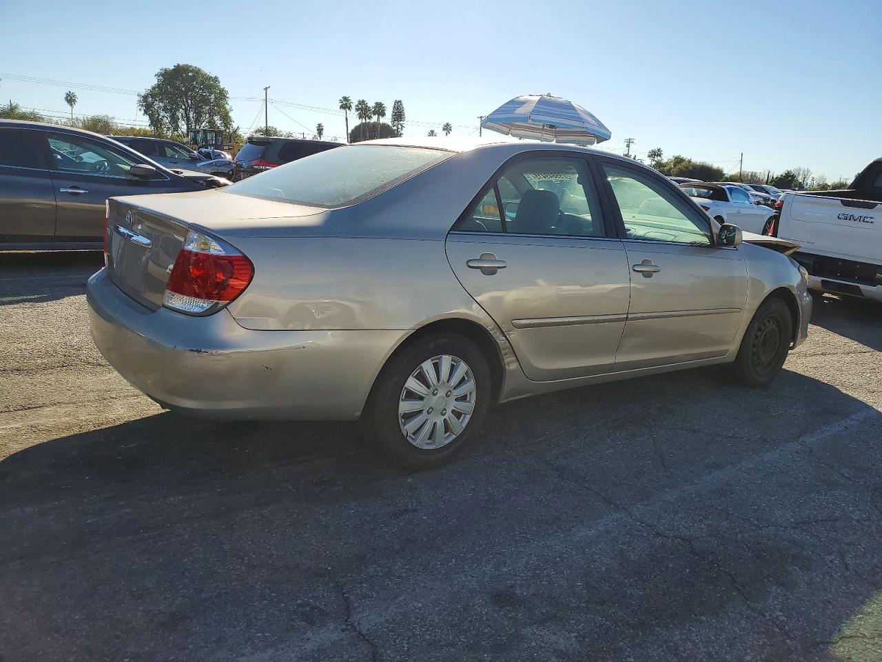 2005 TOYOTA CAMRY LE photo 3