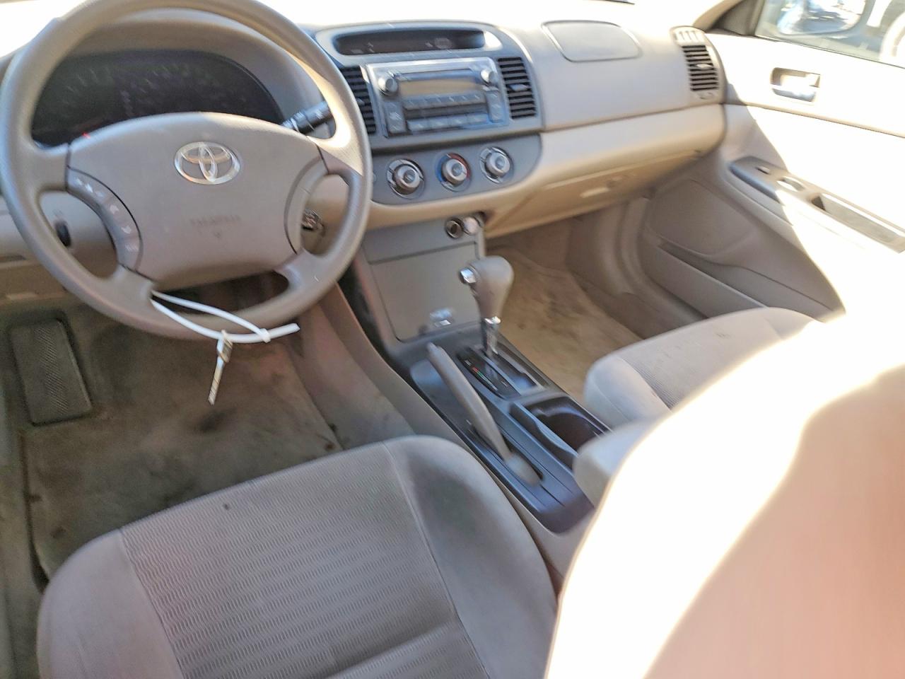 2005 TOYOTA CAMRY LE photo 8