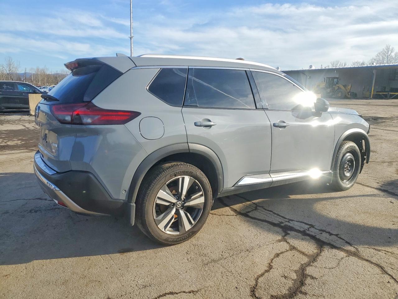 2021 NISSAN ROGUE PLATINUM photo 3