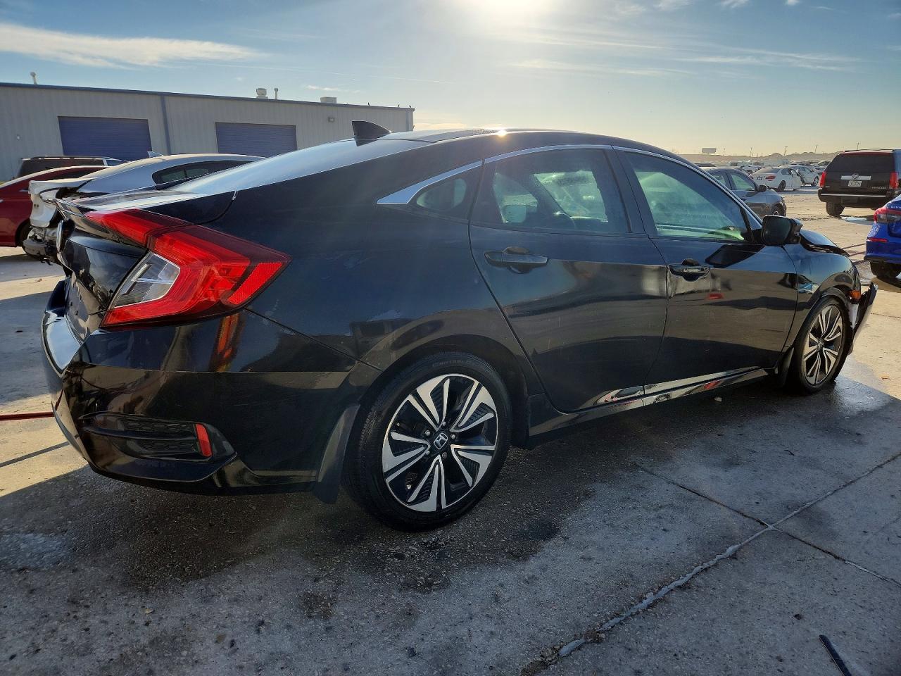 2017 HONDA CIVIC EXL photo 3