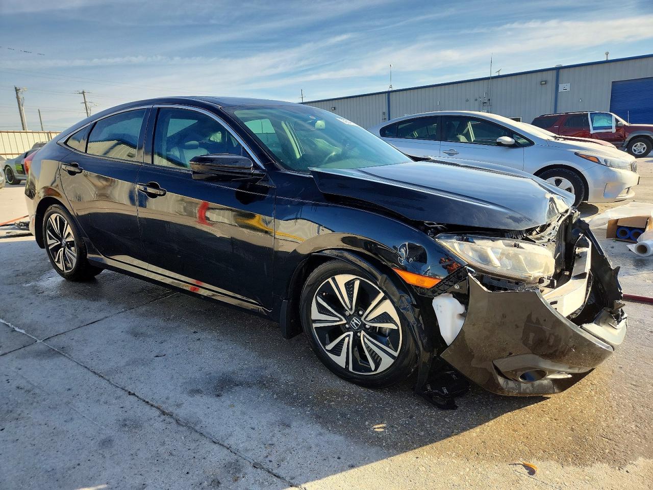 2017 HONDA CIVIC EXL photo 4
