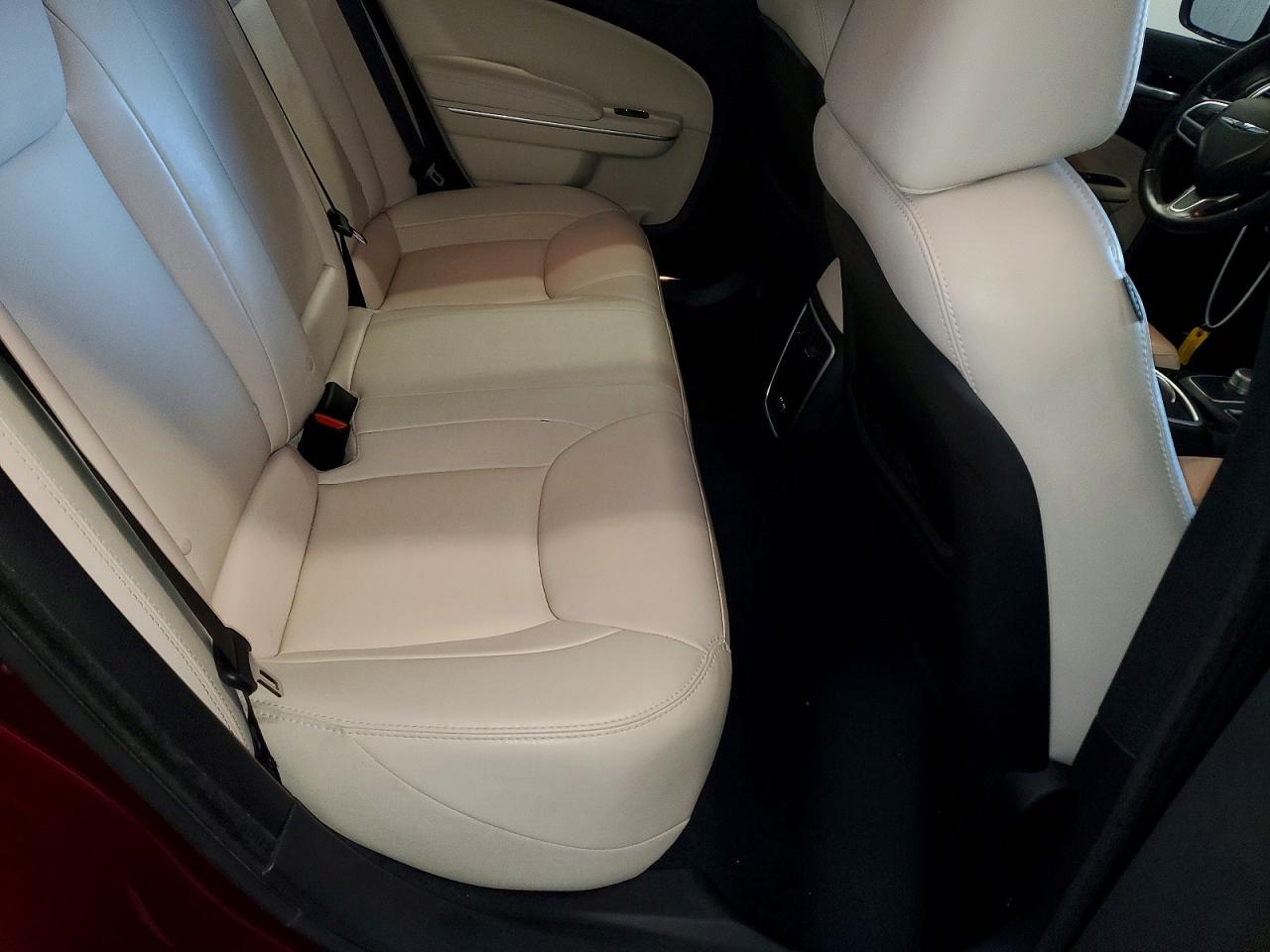 2019 CHRYSLER 300 TOURING photo 10