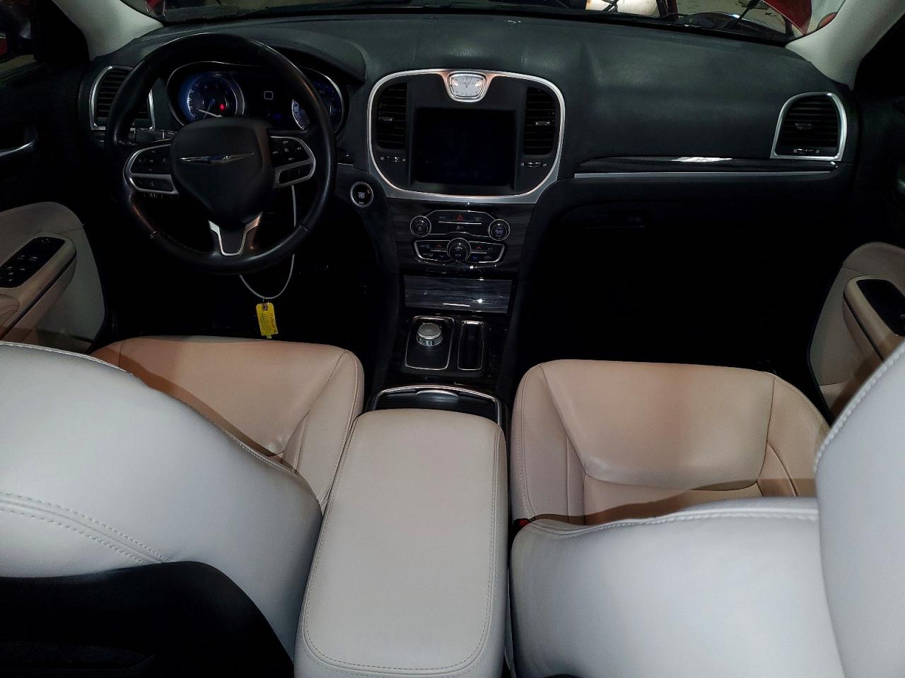 2019 CHRYSLER 300 TOURING photo 8