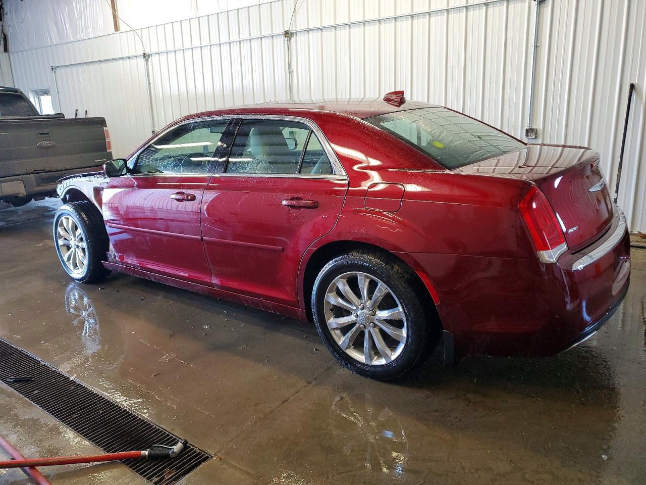 2019 CHRYSLER 300 TOURING photo 2