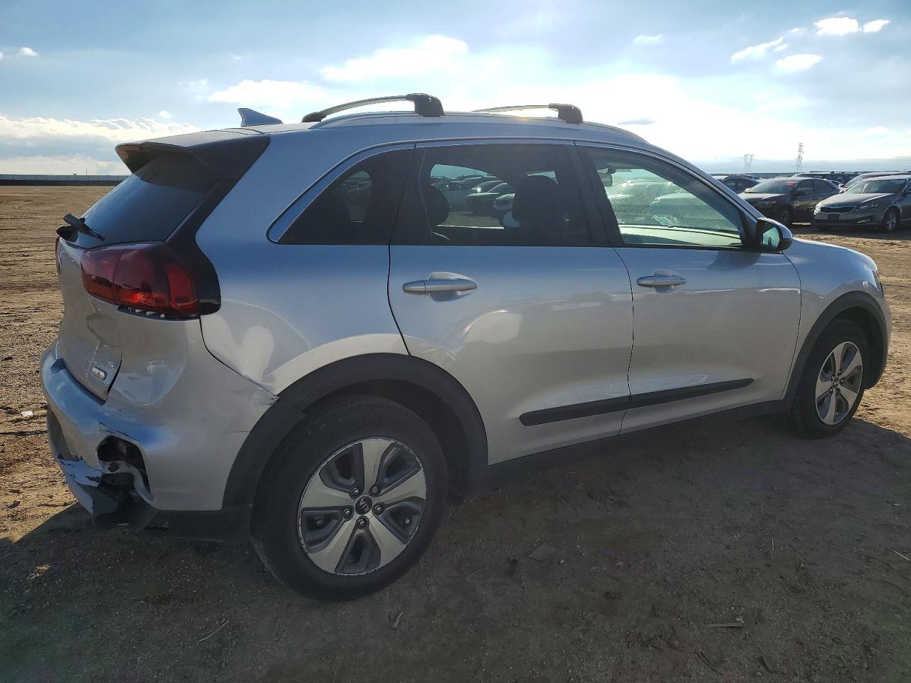 2021 KIA NIRO LX photo 3