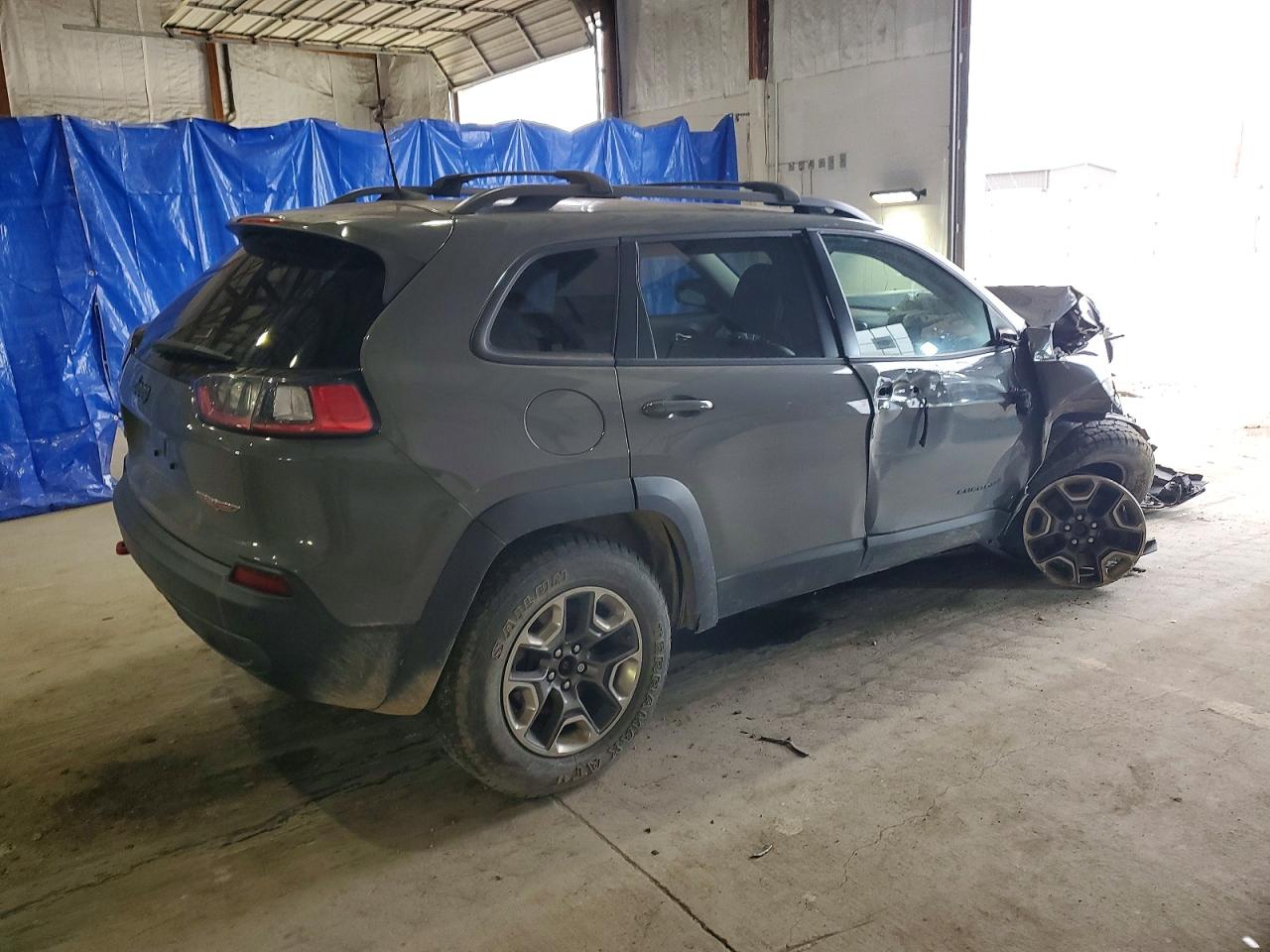 2019 JEEP CHEROKEE TRAILHAWK photo 3