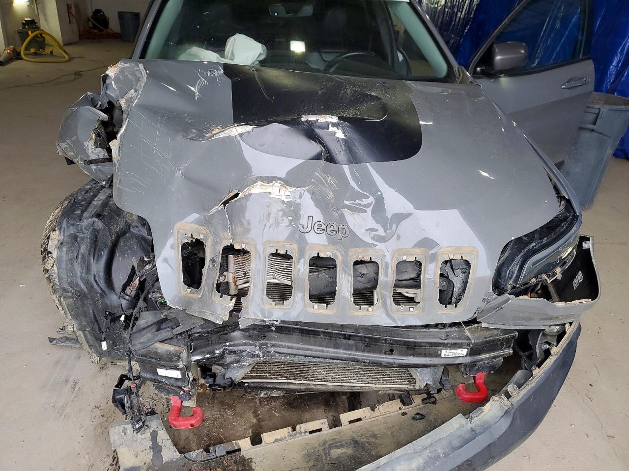 2019 JEEP CHEROKEE TRAILHAWK photo 11