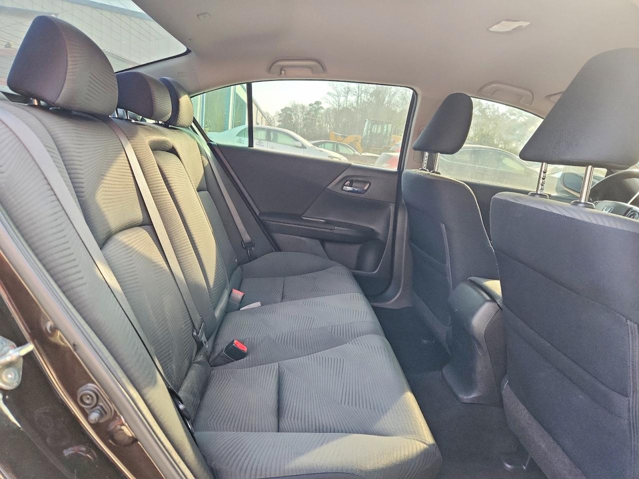 2017 HONDA ACCORD LX photo 10