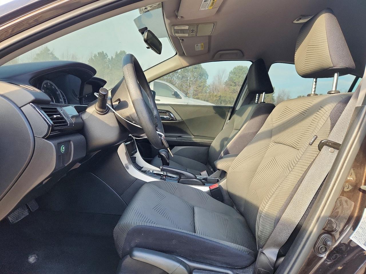2017 HONDA ACCORD LX photo 7