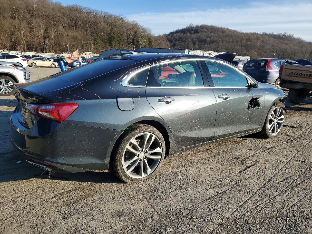 2021 CHEVROLET MALIBU PREMIER photo 3