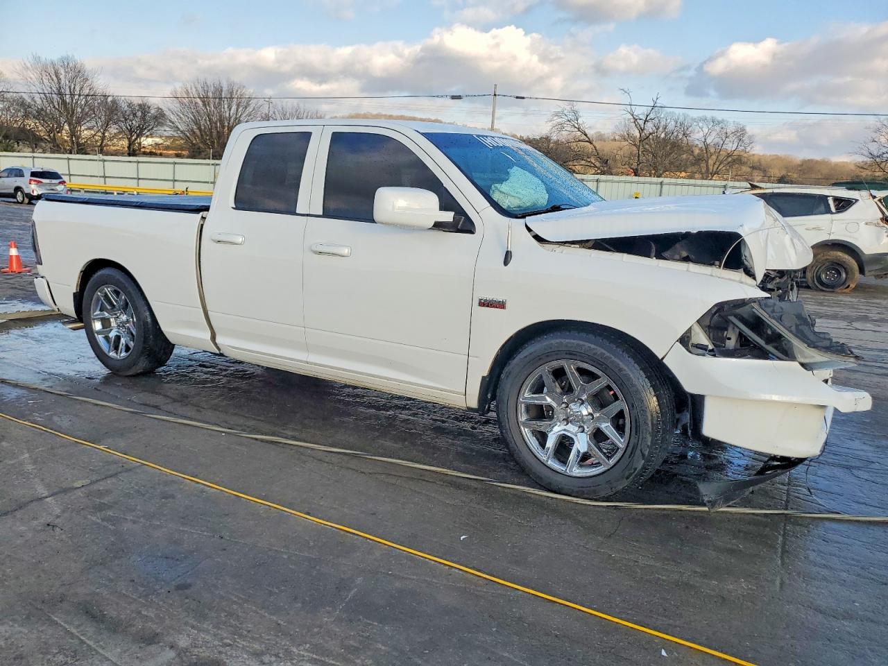 2021 RAM 1500 CLASSIC TRADESMAN photo 4