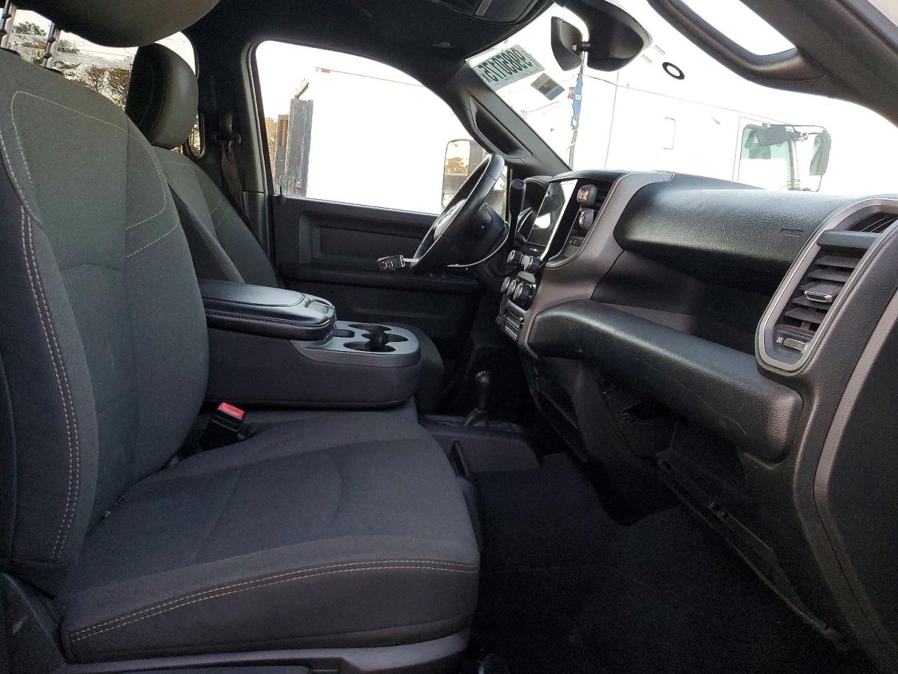 2022 RAM 3500 TRADESMAN photo 9