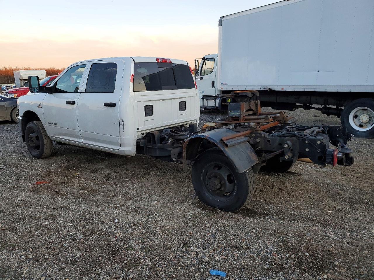 2022 RAM 3500 TRADESMAN photo 5