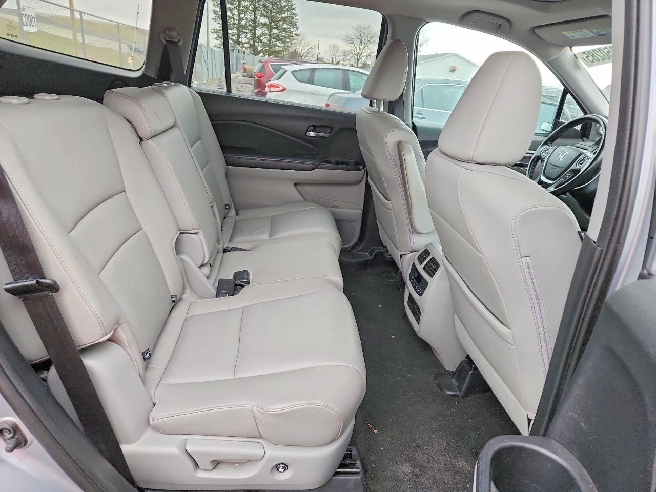 2016 HONDA PILOT EXL photo 11