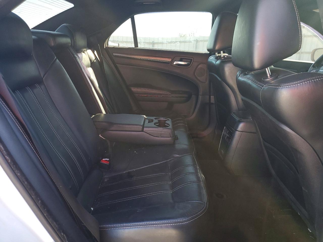 2015 CHRYSLER 300 S photo 10