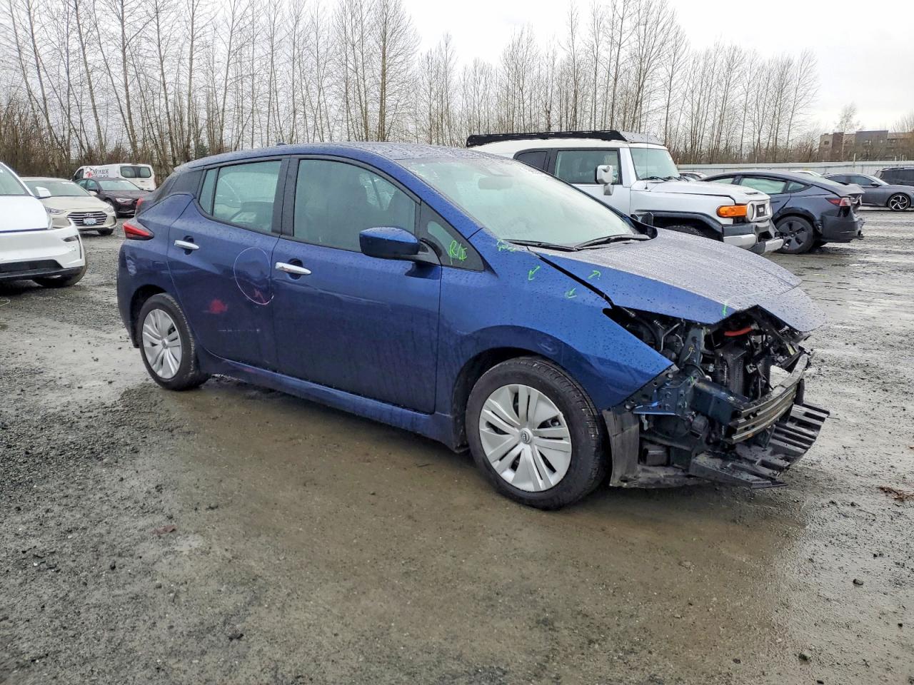 2023 NISSAN LEAF S photo 4