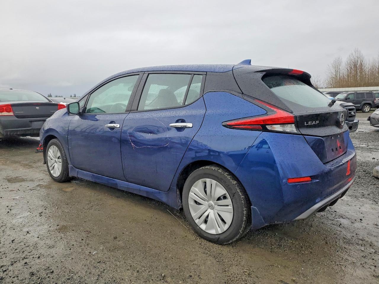 2023 NISSAN LEAF S photo 2