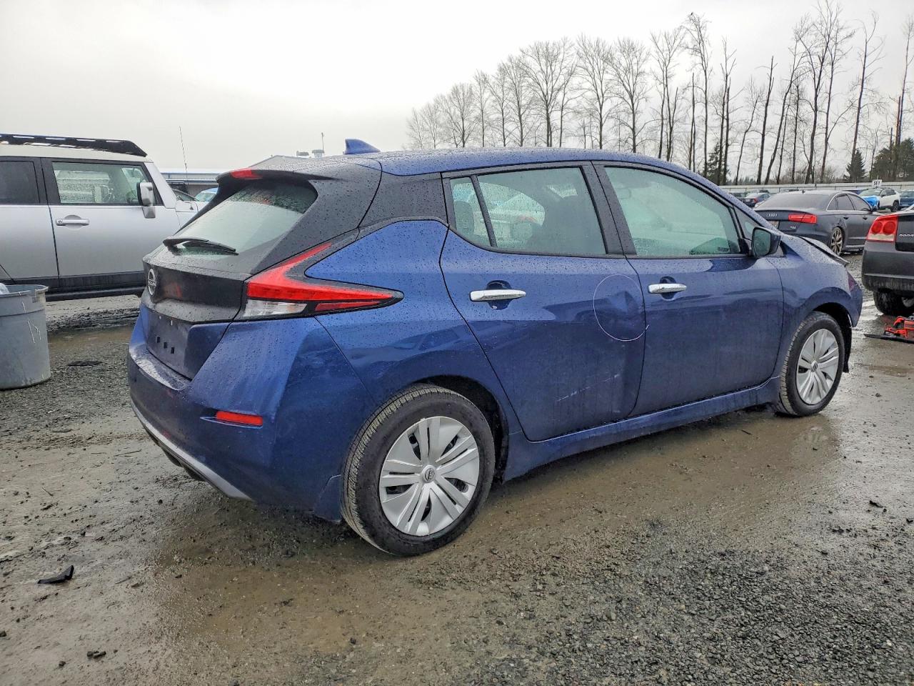 2023 NISSAN LEAF S photo 3