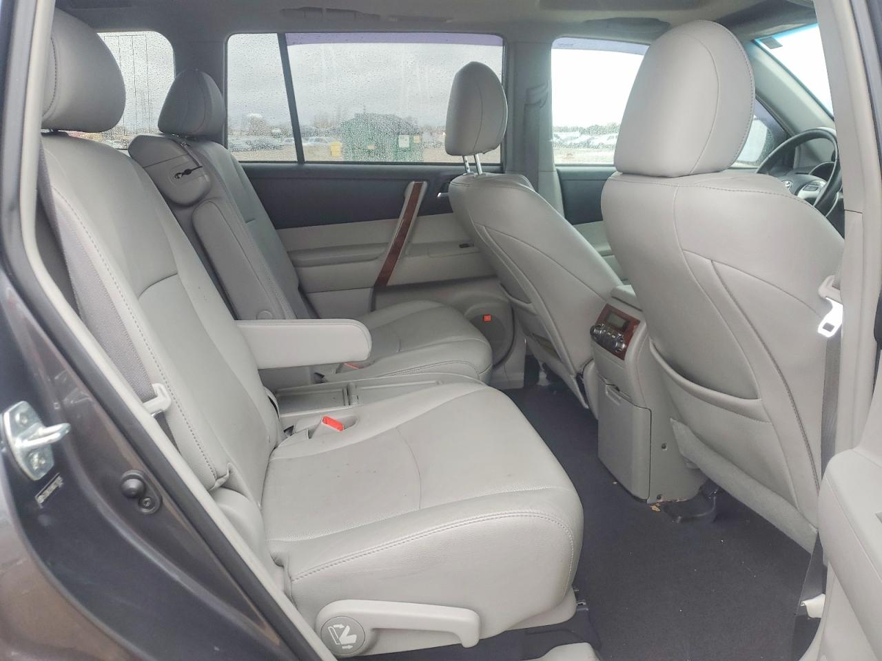 2013 TOYOTA HIGHLANDER LIMITED photo 10