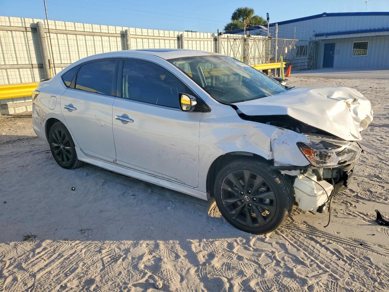 2017 NISSAN SENTRA SR TURBO photo 4