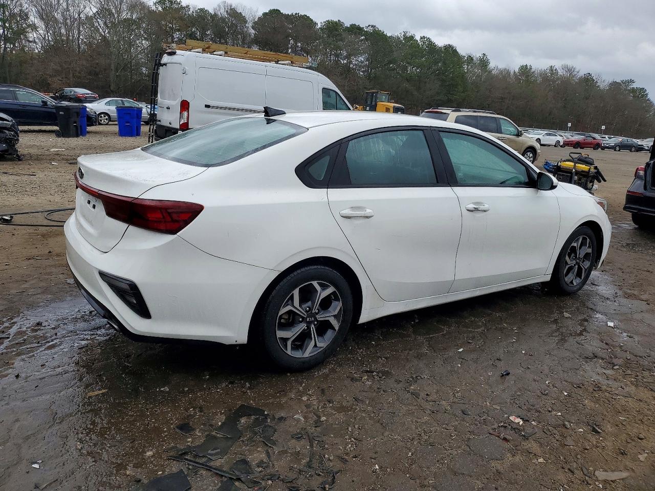 2019 KIA FORTE FE photo 3