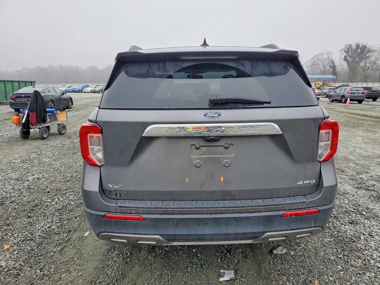 2023 FORD EXPLORER XLT photo 6