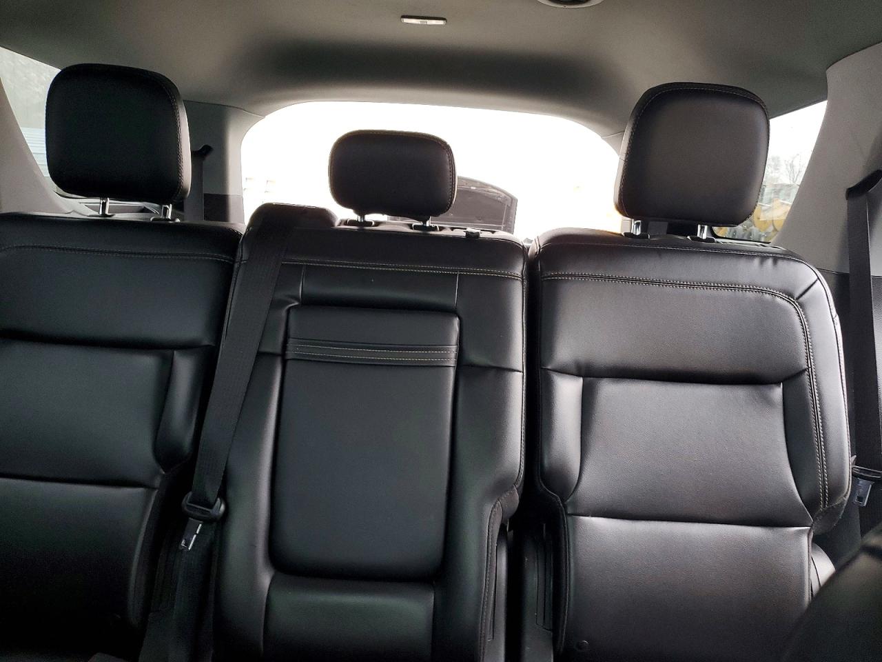 2023 FORD EXPLORER XLT photo 10