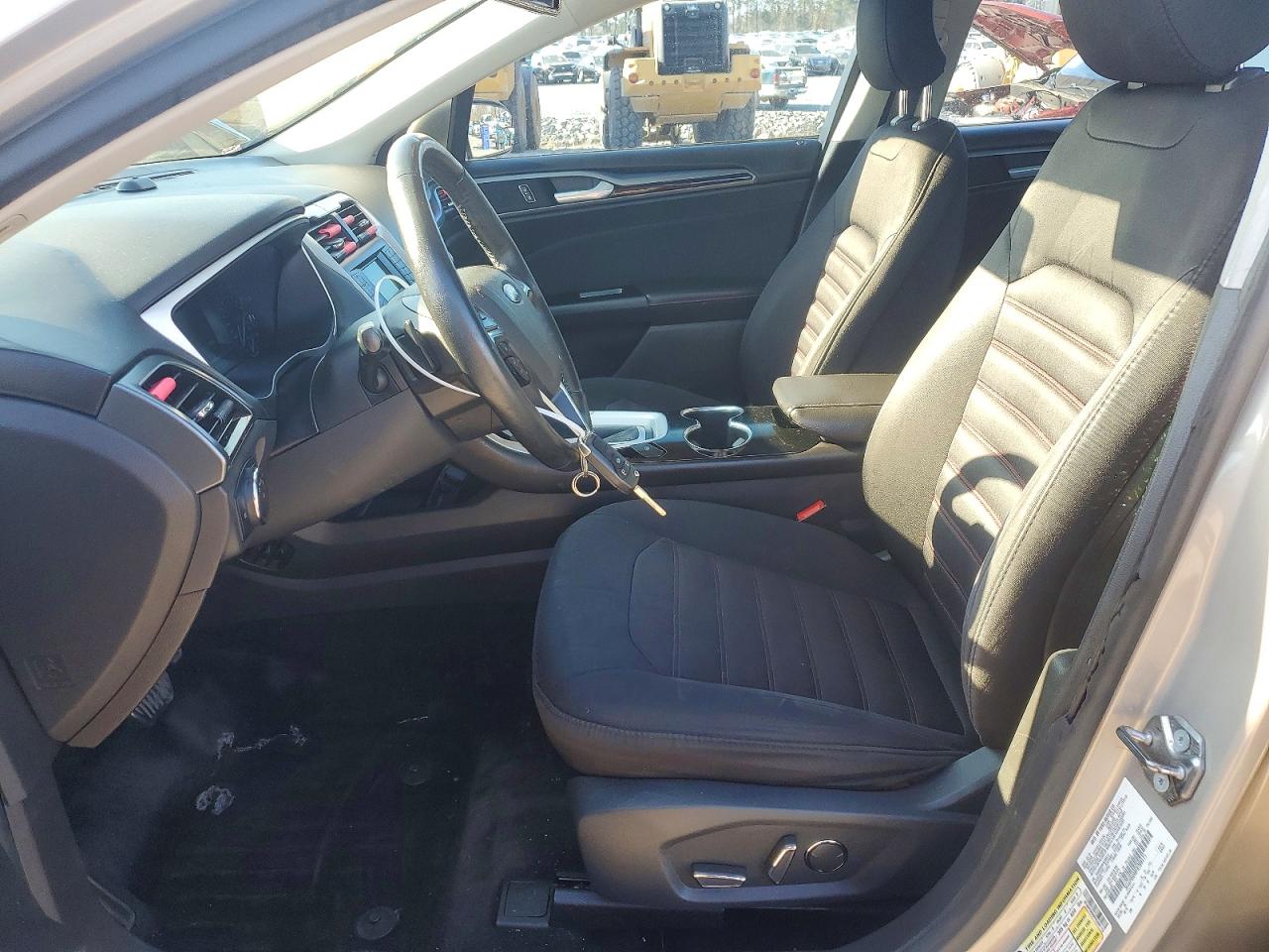 2015 FORD FUSION SE photo 13