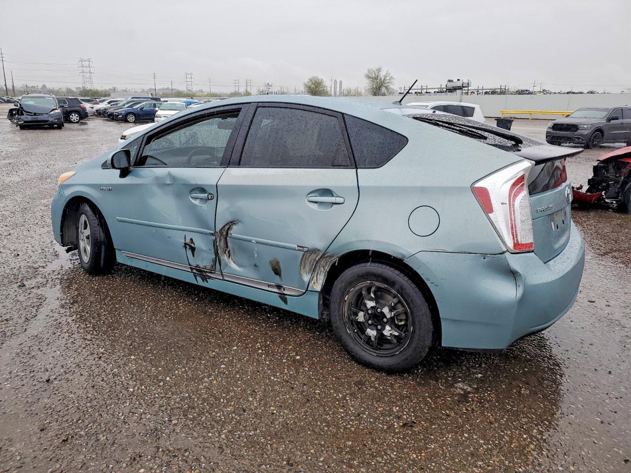 2014 TOYOTA PRIUS photo 2