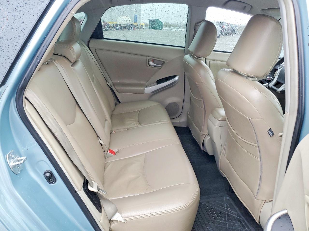 2014 TOYOTA PRIUS photo 10