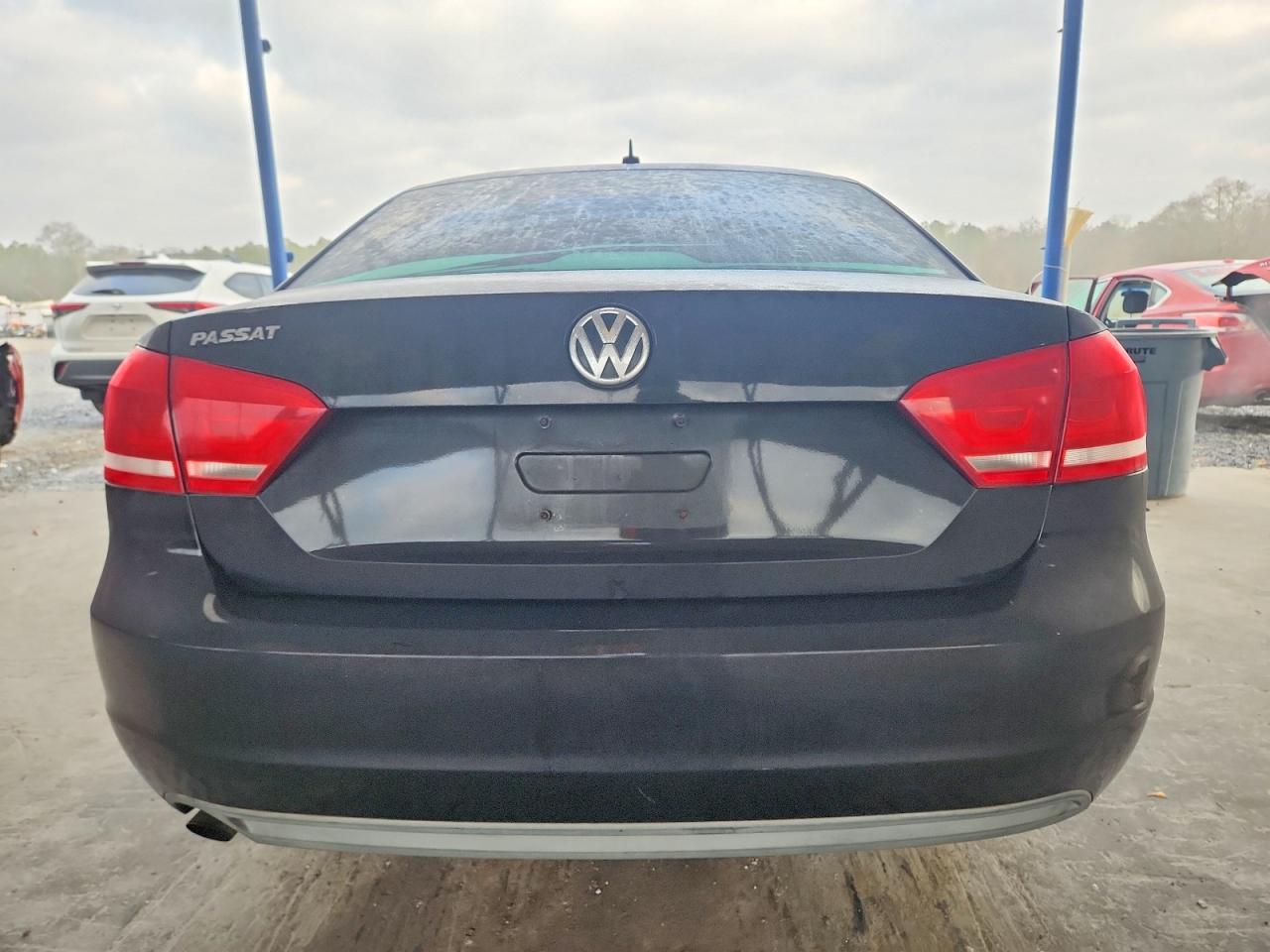 2012 VOLKSWAGEN PASSAT S photo 6
