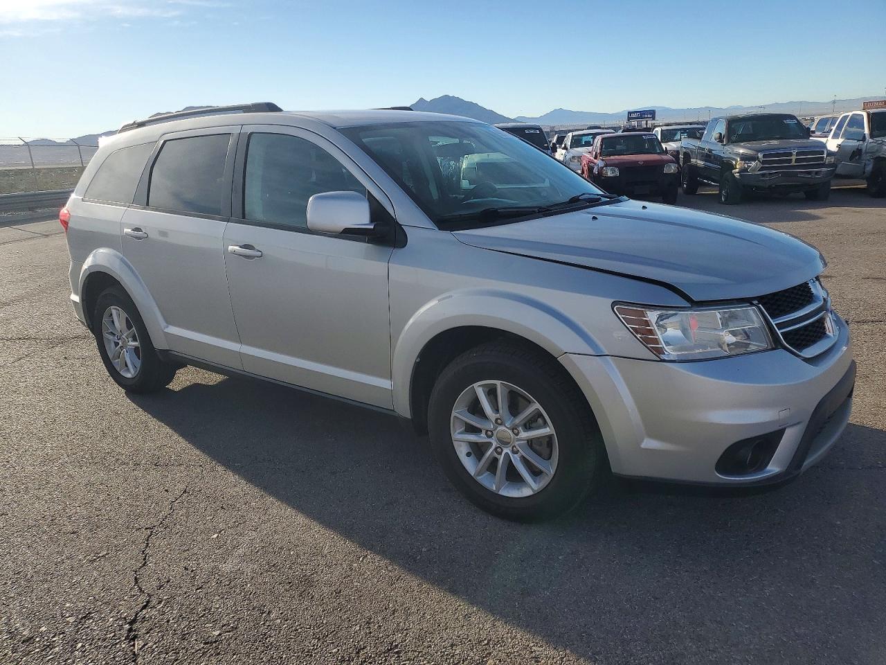 2014 DODGE JOURNEY SXT photo 4