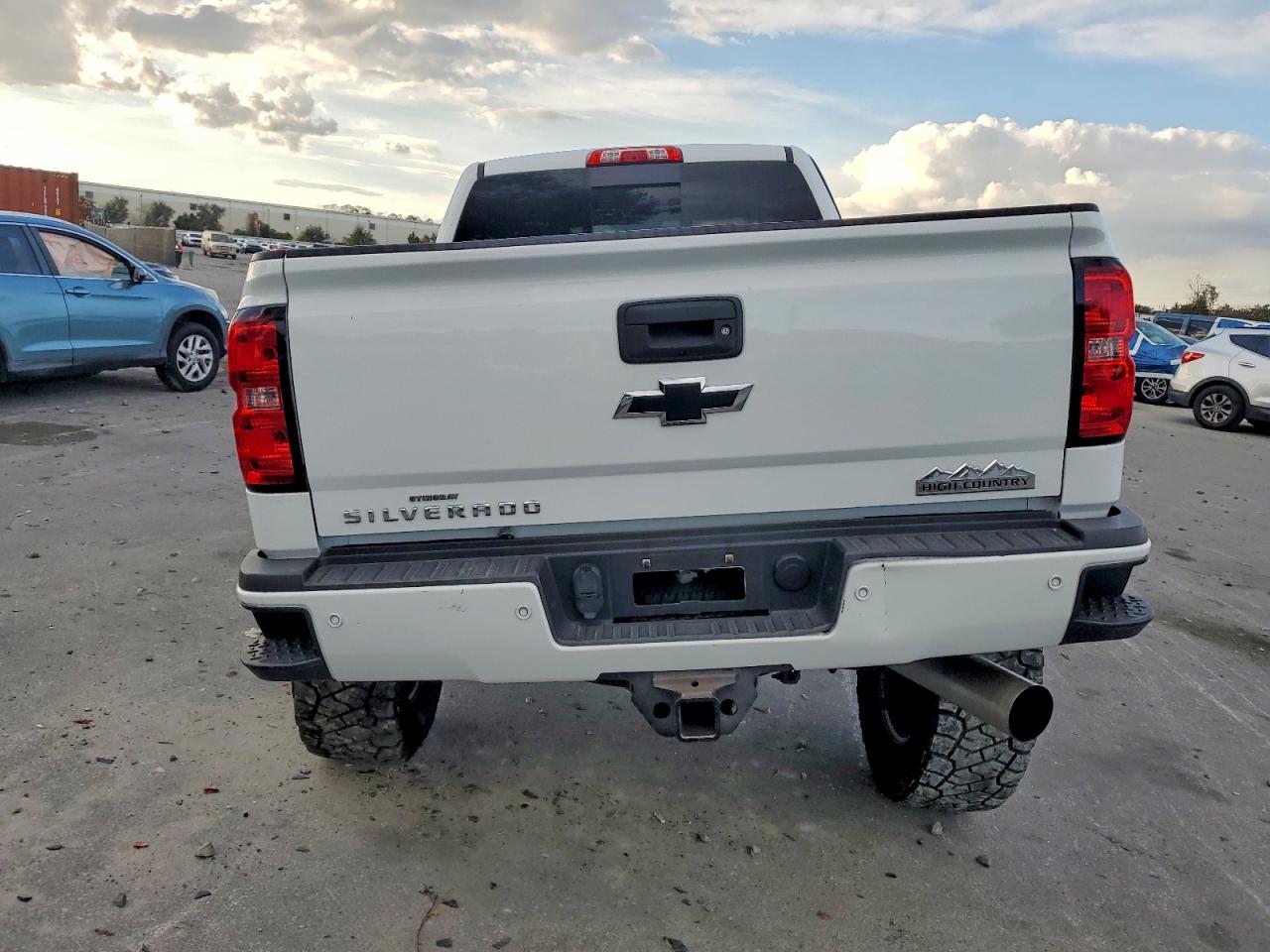 2019 CHEVROLET SILVERADO K2500 HIGH COUNTRY photo 6
