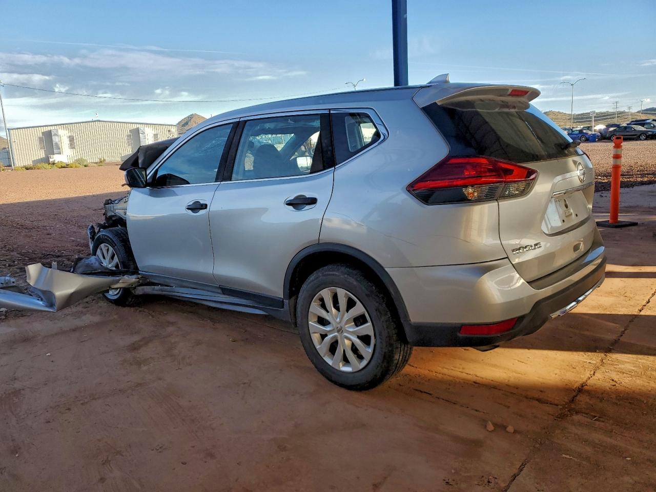 2017 NISSAN ROGUE S photo 2