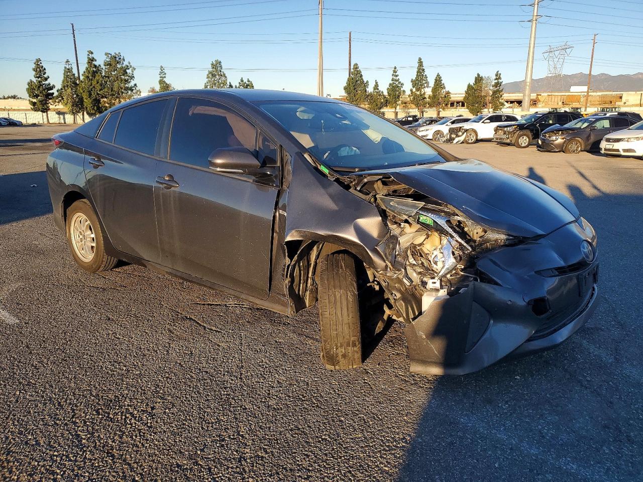 2018 TOYOTA PRIUS photo 4