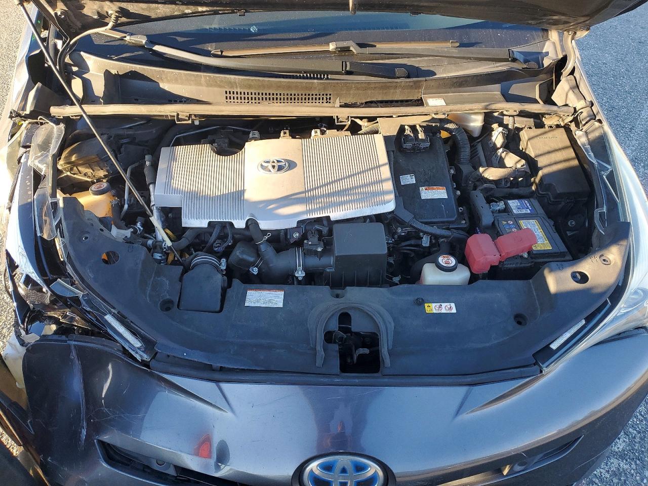 2018 TOYOTA PRIUS photo 11